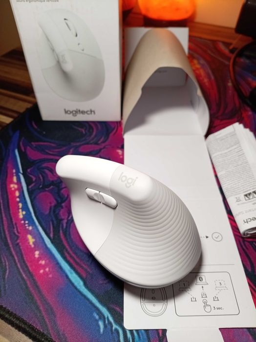 Ергономична Безжична Мишка Logitech LIFT Vertical