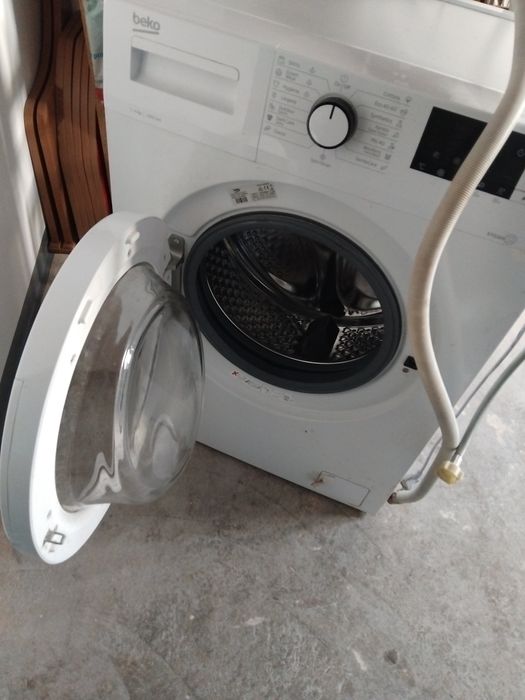 Vând mașină de spălat rufe