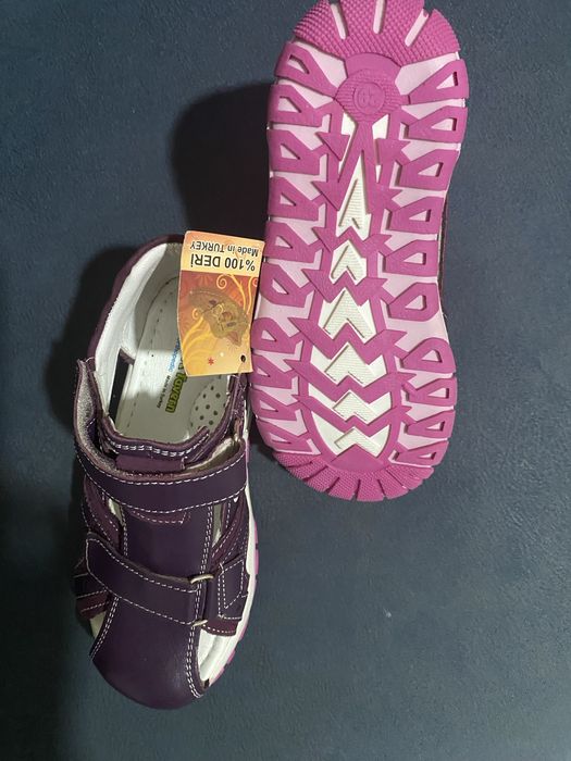 Продам ортопедическую обувь доя девочки турция