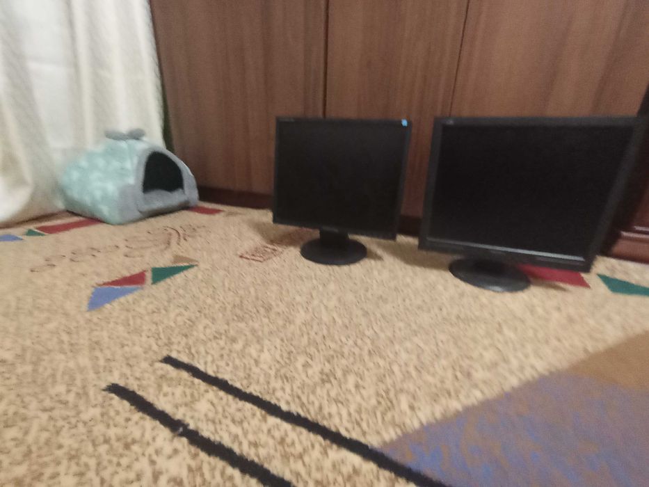 Мониторы новые не нужные