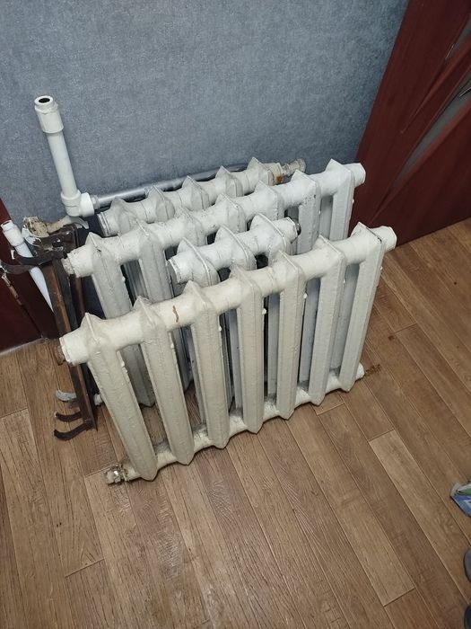 Продам батареи чугунные