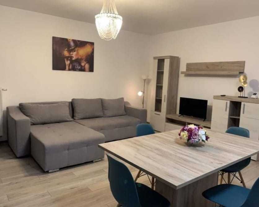 Inchiriez apartament in cartier Maurer