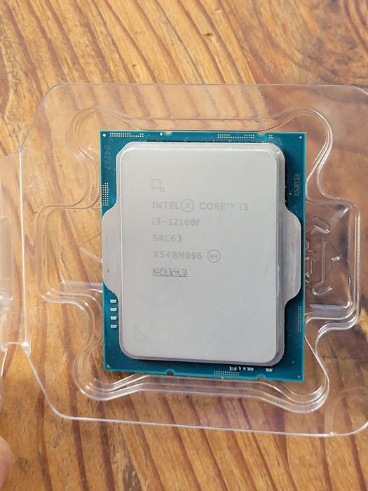 Procesor intel i3 12100F , cooler stock inclus