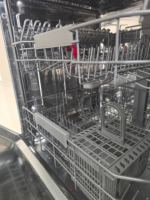 Съдомиялна Wirlpool