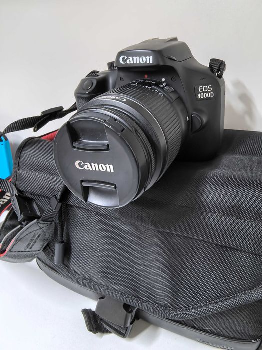 Canon EOS 4000D + обектив Canon 18-55mm F/3.5-5.6 DC III