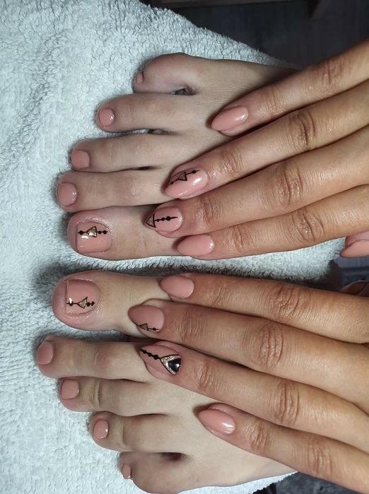 Unghii la preț de Chilipir