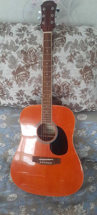 Продам гитару Aria в идеальном состоянии