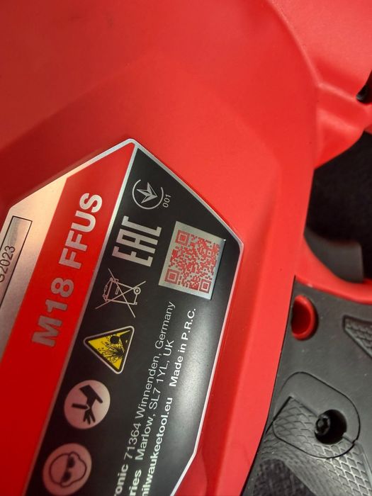 Milwaukee capsator pe acumulator