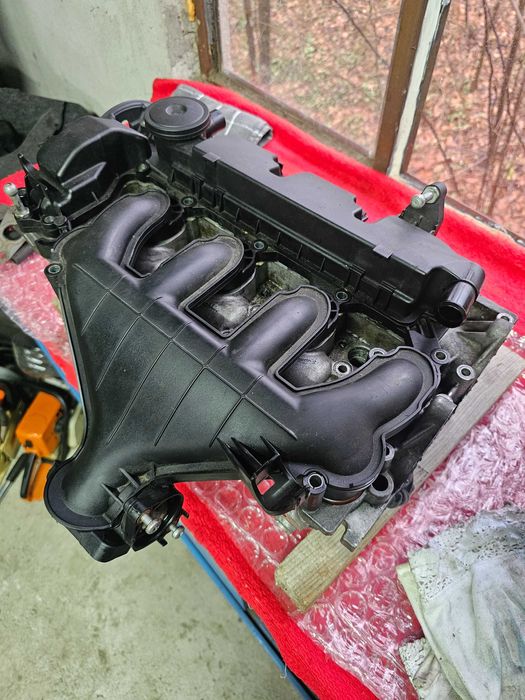 Продавам оборудвана цилиндрова  глава 2.HDi