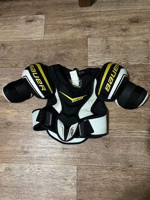 Продаю хоокейную форму