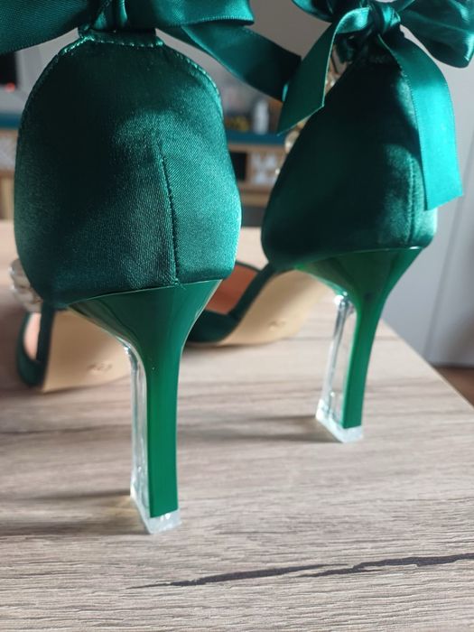Зелени обувки с перли 36ти номер