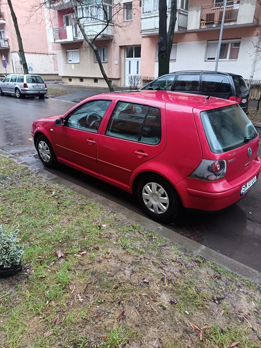 Vând Volkswagen Golf 4