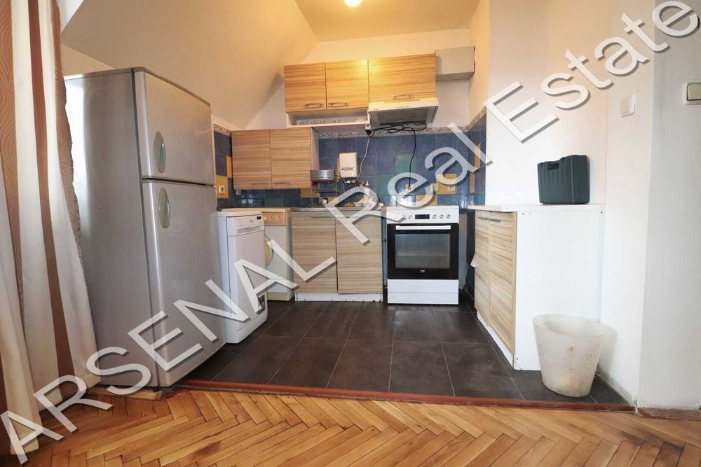 Дава се под наем Тристаен апартамент в София, Хиподрума - 115 кв.м за 598.23 € - Снимка #1