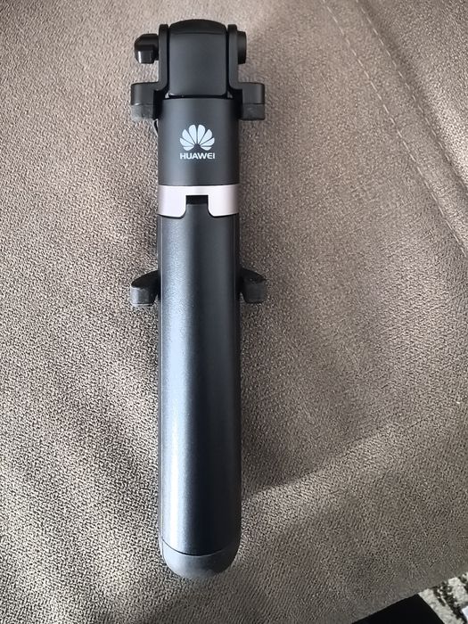 Vând selfie stick original Huawei cu fir (Jack 3.5mm), funcție trepied