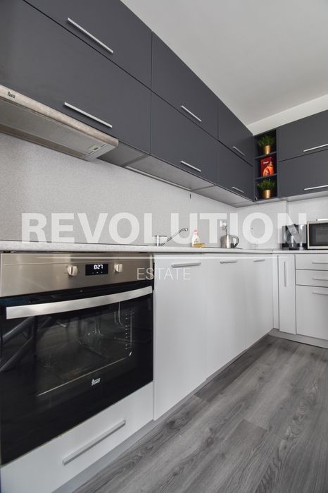 Дава се под наем Тристаен апартамент в София, Витоша - 90 кв.м за 900 € - Снимка #3