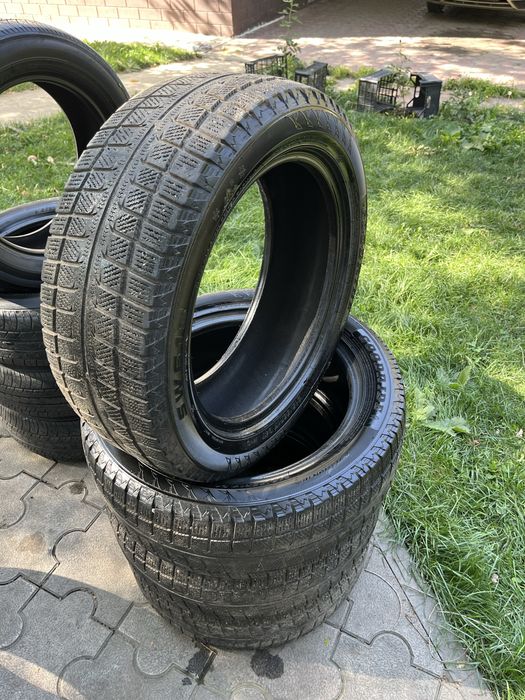 Продам зимние шины 215/55/17