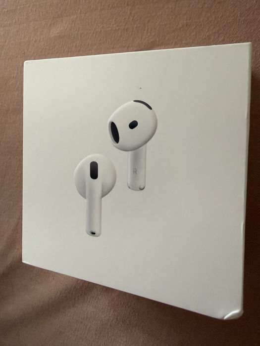 AirPods 4 cu Active Noise Cancellation