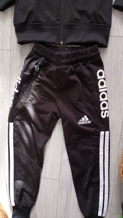 Trening Adidas mărimea 110 purtat de 3-4 ori