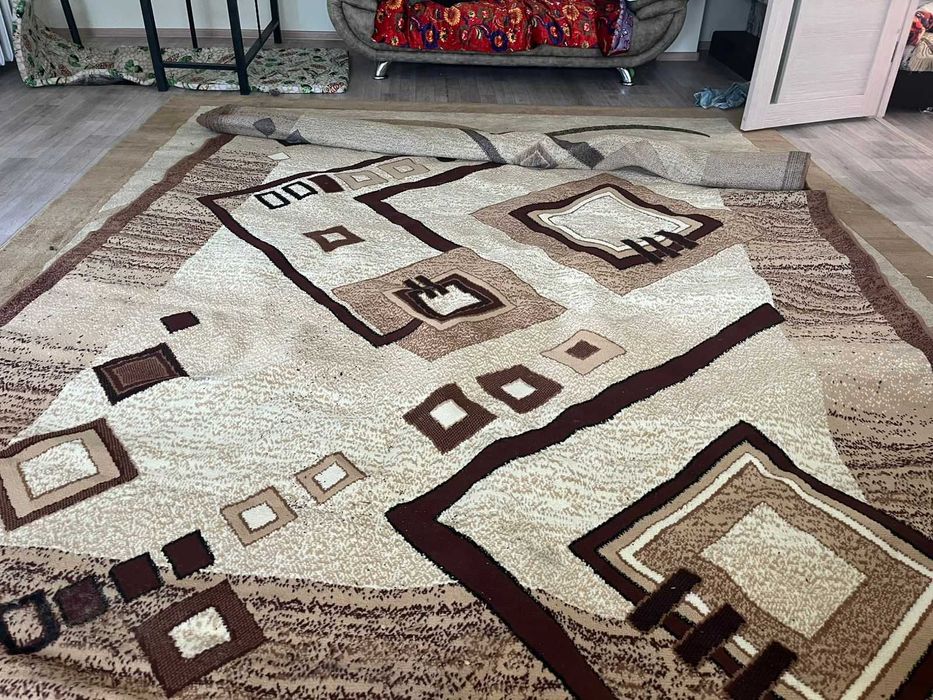 Продам ковры и дорожки