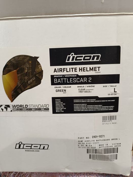 Мото шлем от бренда ICON airflite