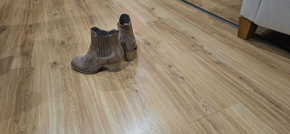 Дамски боти в светло кафяв цвят