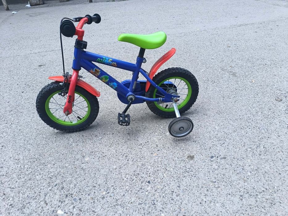 Vind bicicleta de copii cu roti de 12