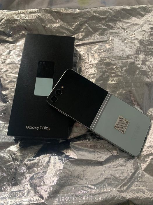 Galaxy Z Flip5  продам.