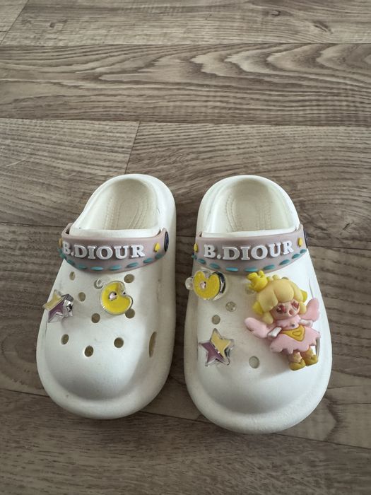 Продам обувь для девочки