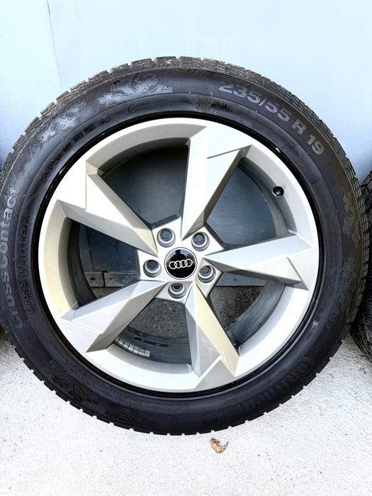 Джанти с гуми за audi q3/q5 19цола с зимни гуми
