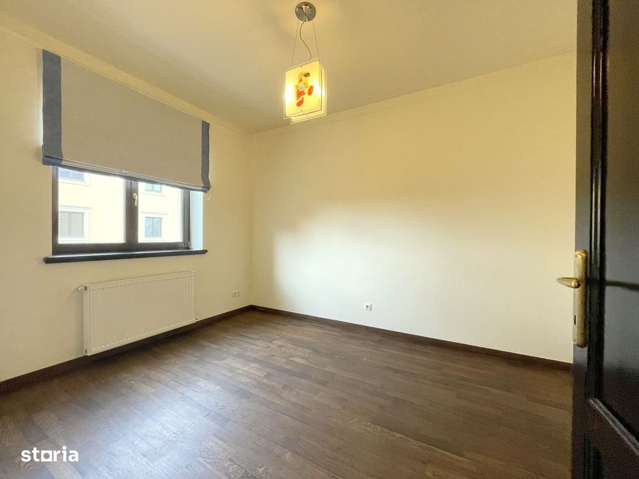 Apartament 3 camere - zona Mircea cel Batran