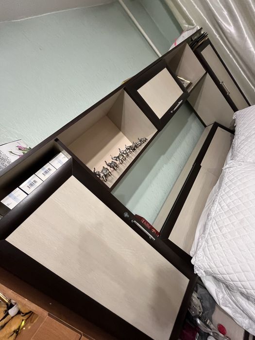 Продам кровать с полками