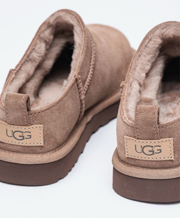 UGG Classic Micro, noi, in cutie