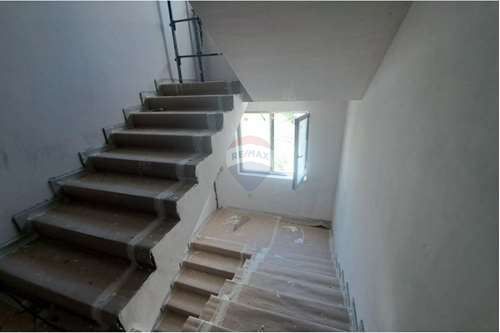 Продава се Двустаен апартамент в Варна, м-т Траката - 82 кв.м за 1525 €/кв.м - Снимка #3