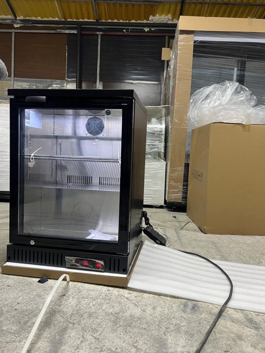 Vitrina frigorifica minibar cu usa de sticla