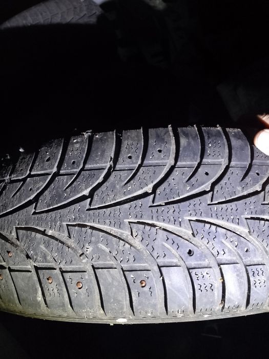 Продам шины R17 225/65