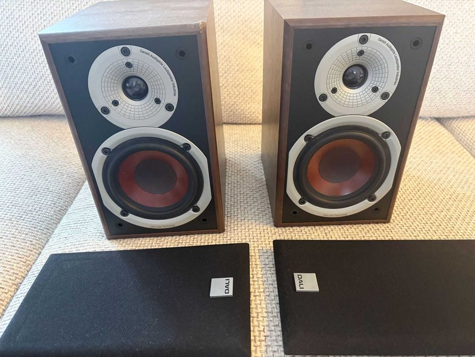Продавам букшелф тонколони DALI Spector 1, централна тонколона Infinity Video 1, активен субуфер Sony