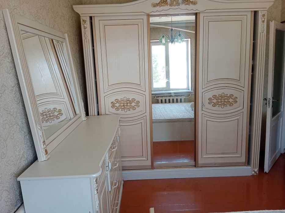 Спальный гарнитур