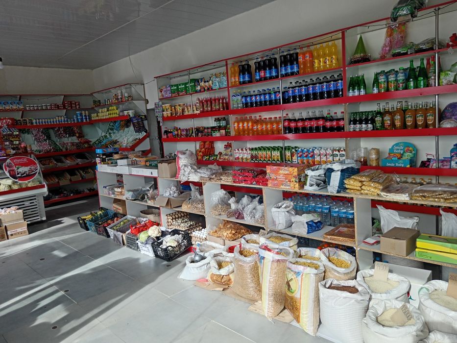 Do'kon uchun tayyor polkalar sotiladi