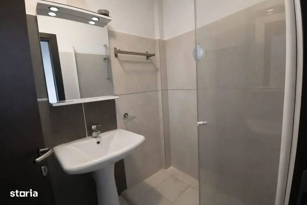 Vilă modernă 5 camere | Pipera | Spații generoase | Curte proprie