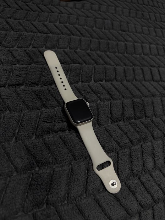 Apple Watch SE 2 40mm GPS — Starlight