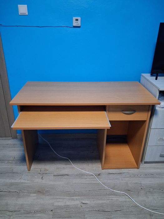 Birou calculator cu sertar și poliță tastatură – stare bună