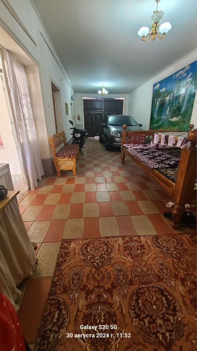 Xovli sotiladi yaxshi lakatsiyada