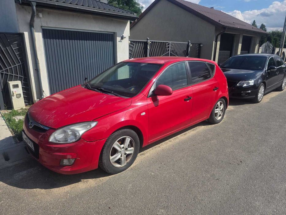 Vând Hyundai i30 2008
