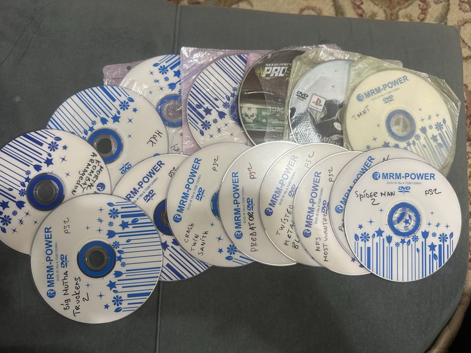 Плестейшн состояние отличное все работает диски все есть