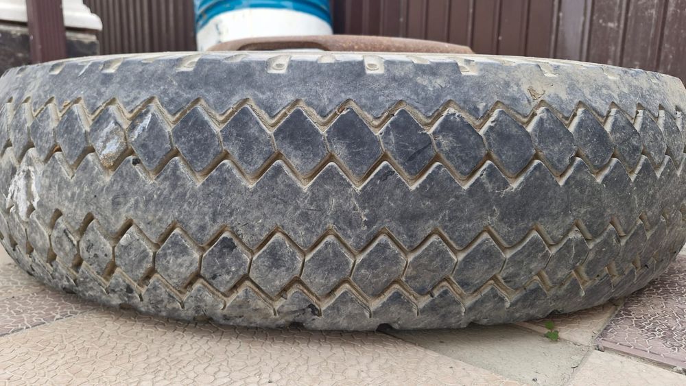 Шины 10 R20 с дисками