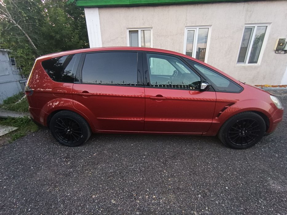 Продам машину Ford S max