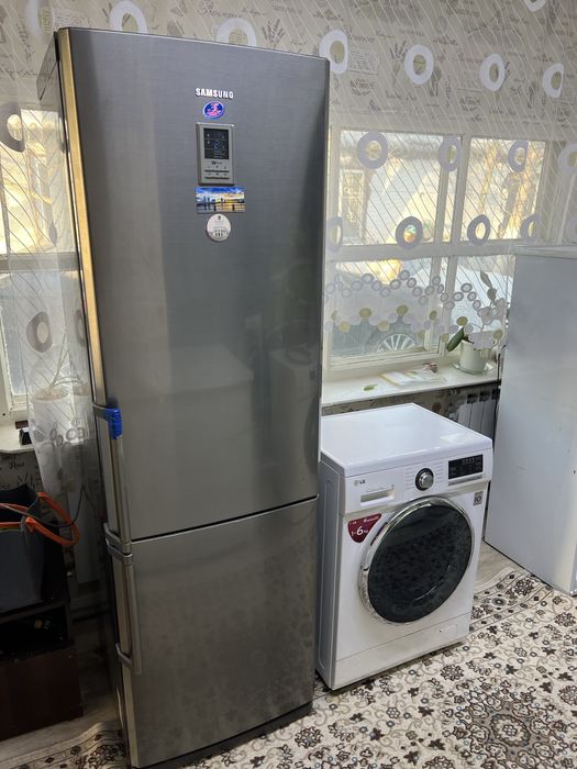 Продам Холодильник с Машинкой