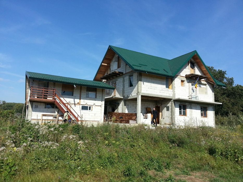Casă la roșu + teren 1000 mp – Dobrovăț, Iași
