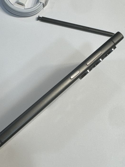 Samsung S24 ULTRA • 512 GB • 12 GB RAM