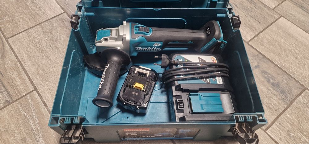 акумулаторен ъглошлайф Makita DGA521